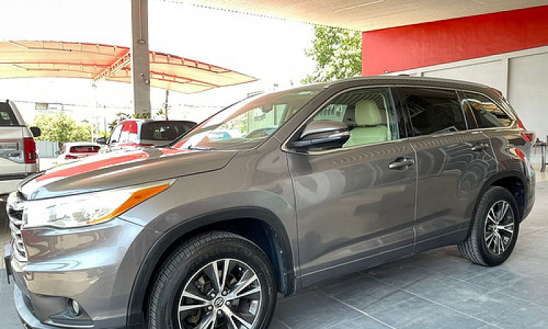 Toyota Highlander 3....