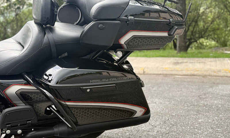 2022 Harley Davidson...
