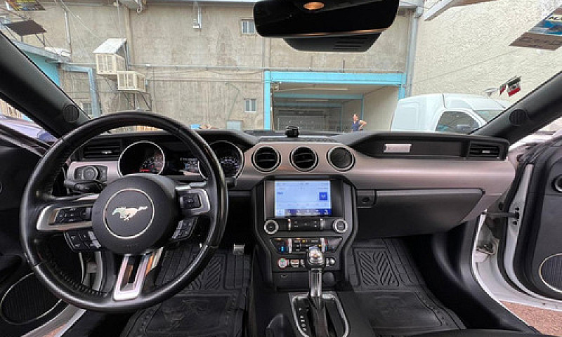 Ford Mustang 5.0L Gt...