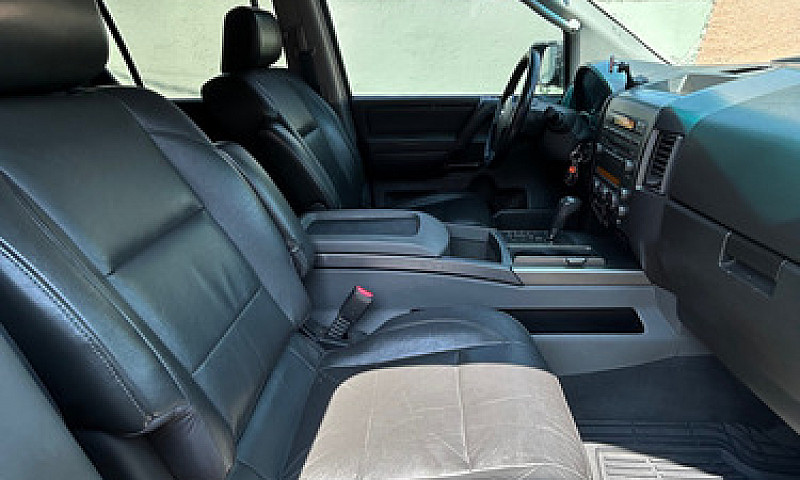 Nissan Armada 5.6 Se...