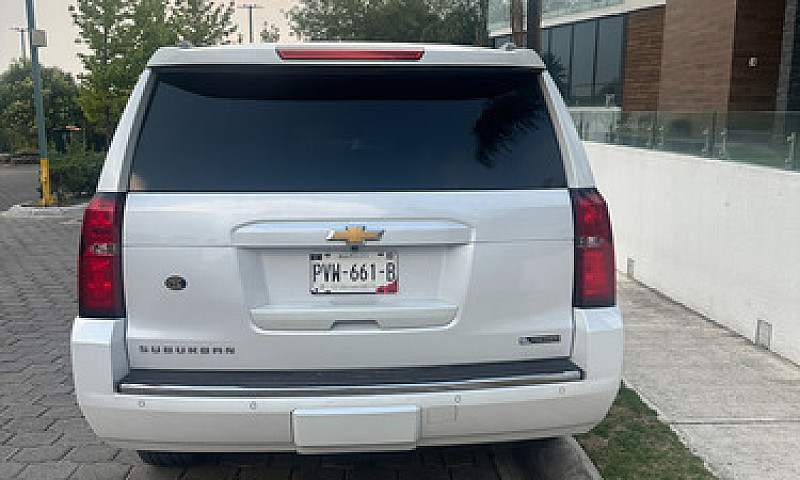 Chevrolet Suburban 5...