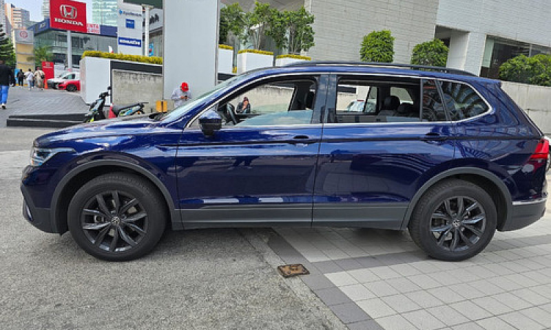 Volkswagen Tiguan 1....