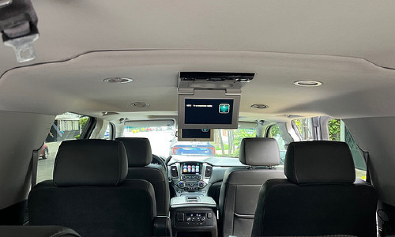 Chevrolet Suburban 5...