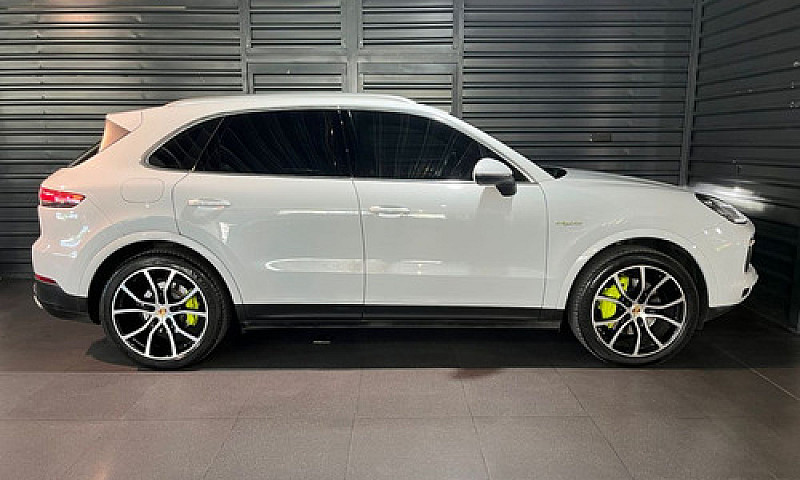Porsche Cayenne 2021...