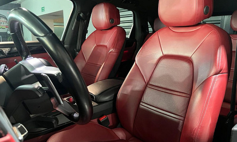 Porsche Cayenne 2021...