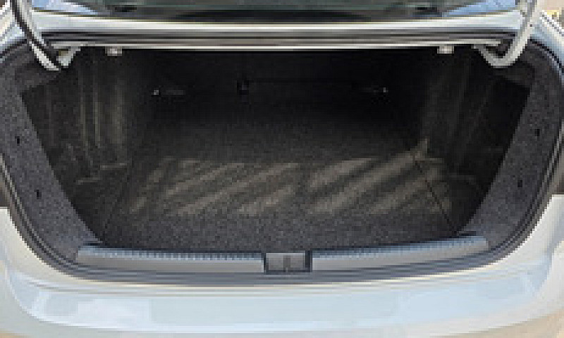 Volkswagen Jetta 2.5...