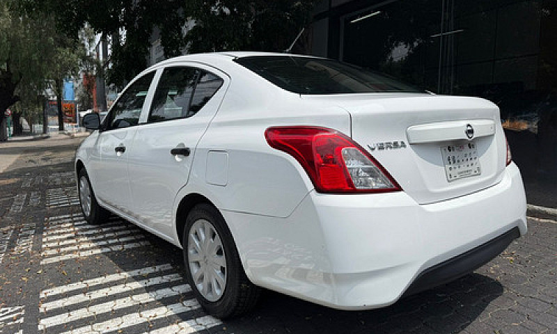 Nissan Versa 1.6 Dri...