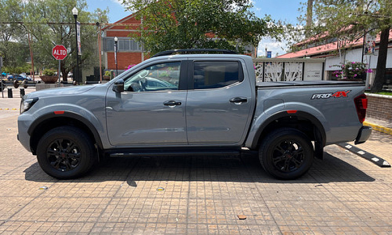 Nissan Frontier 2.5 ...