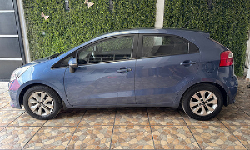 Kia Rio 1.6 Ex Hatch...