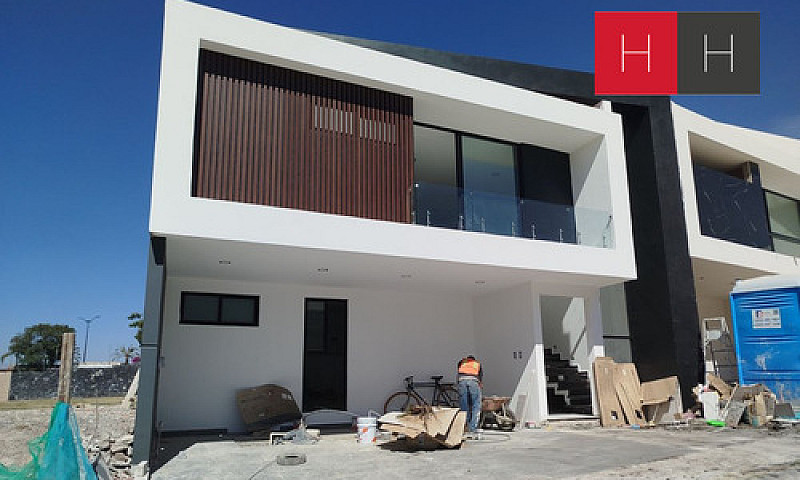 Casa En Venta En Lom...