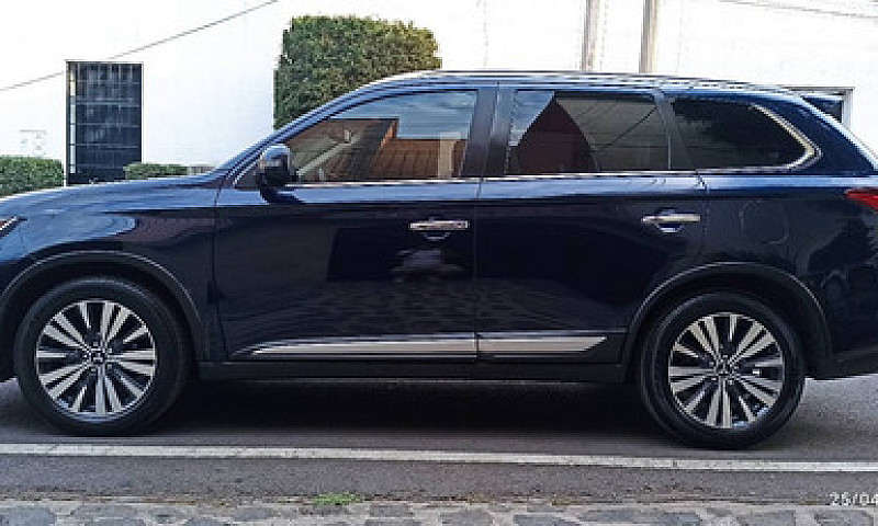 Mitsubishi Outlander...