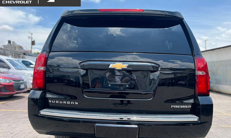 Chevrolet Suburban 2...