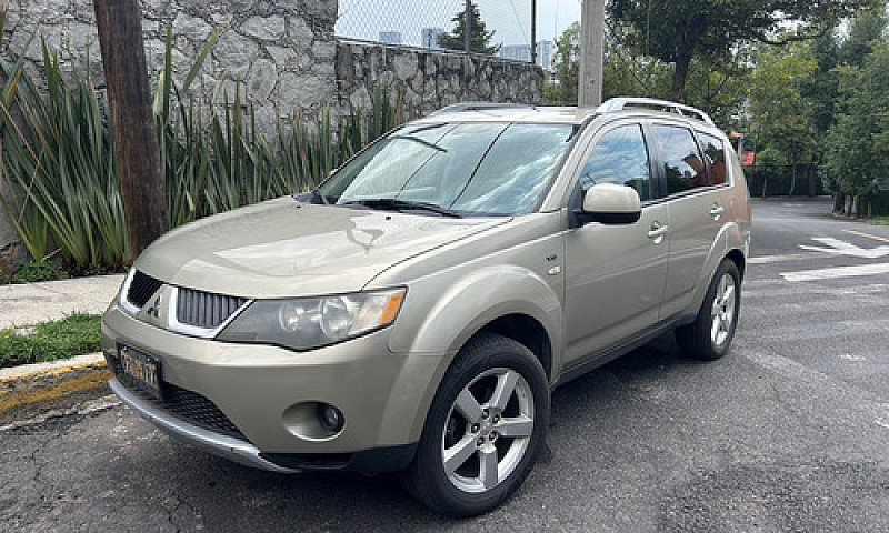 Mitsubishi Outlander...
