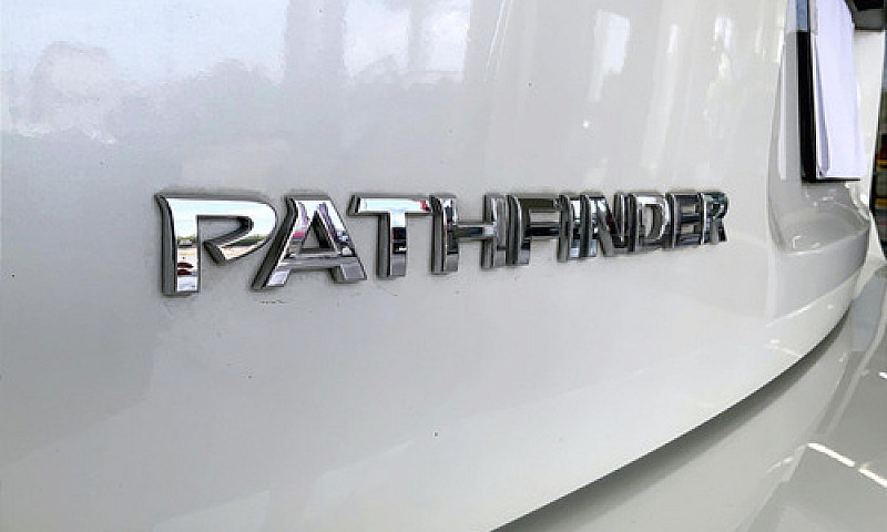 Nissan Pathfinder 20...