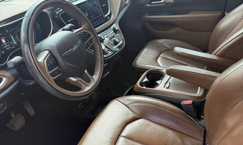 Chrysler Pacifica 3....