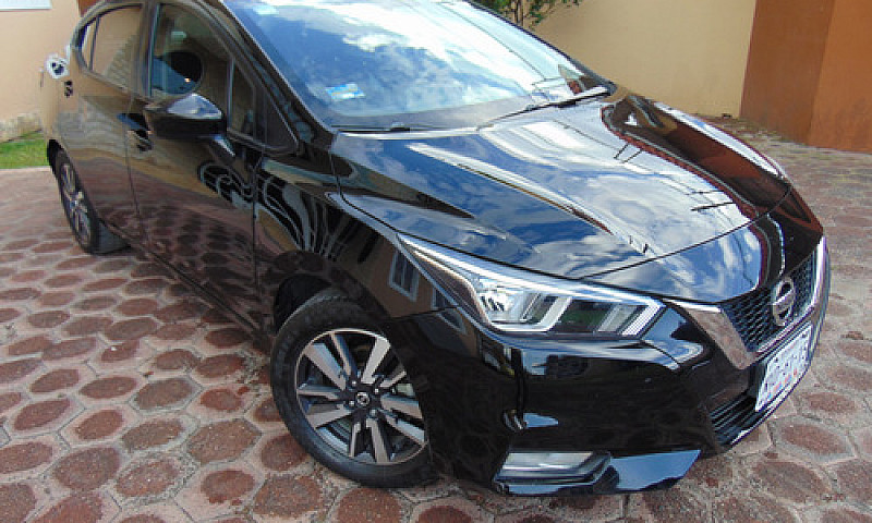 Nissan Versa 1.6 Adv...