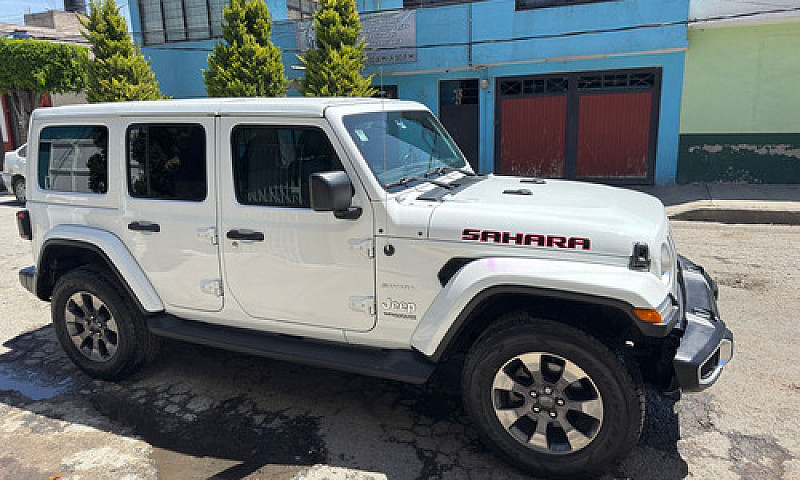 Jeep Wrangler Sahara...