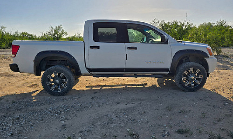 Nissan Titan 5.6L S ...