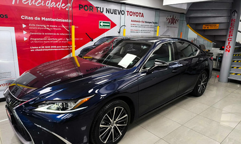 Lexus Es 2024...