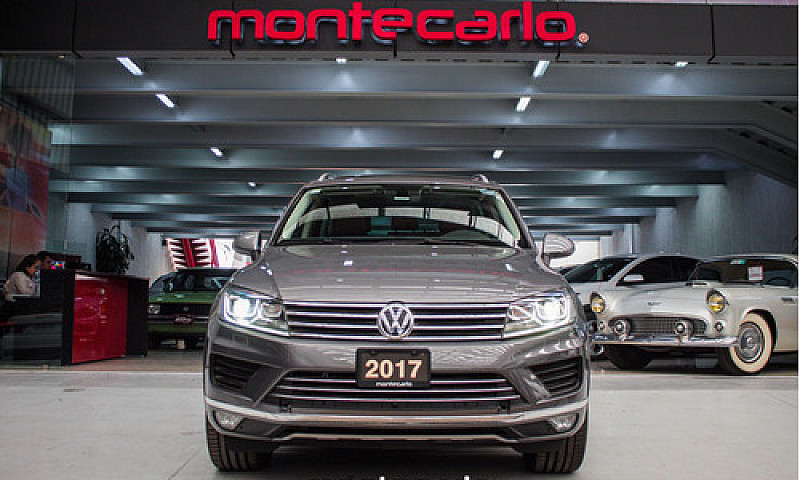 Volkswagen Touareg 2...