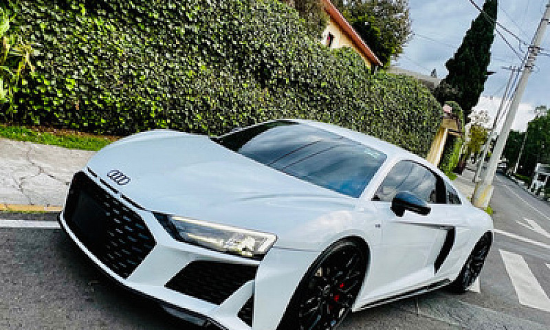 Audi R8 Coupé 5.2 V1...