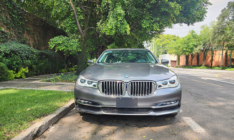 Bmw Serie 7 4.4 750L...