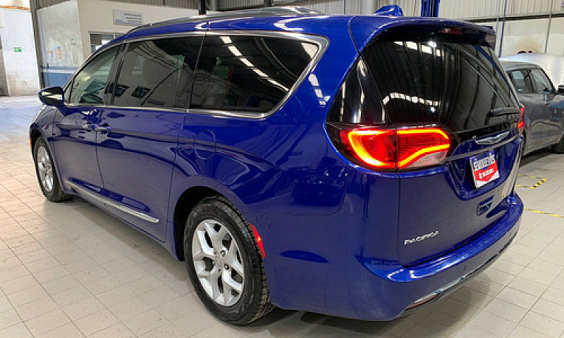 Chrysler Pacifica 20...