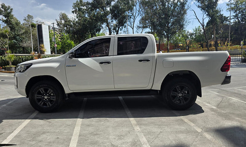 Toyota Hilux 2.7 Cab...