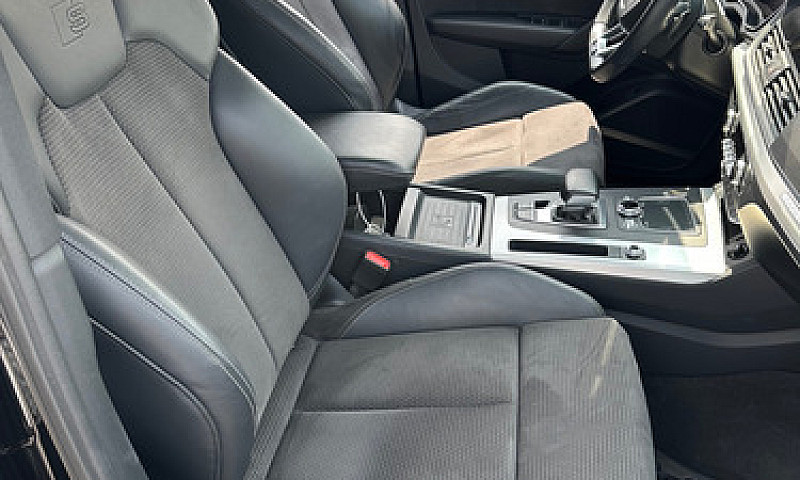 Audi Q5 2.0 L T S Li...