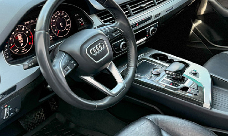 Audi Q7 2019...