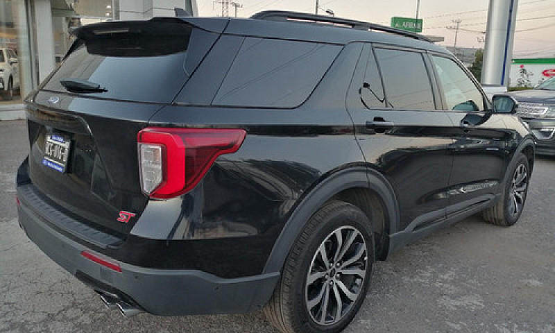 Ford Explorer 2023...