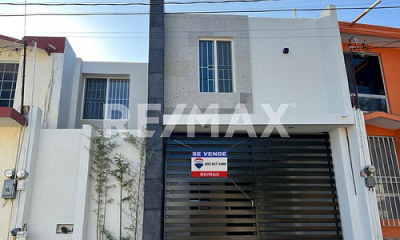 Casa En Venta Amplia...