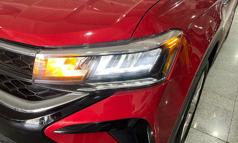 Volkswagen Taos 2024...