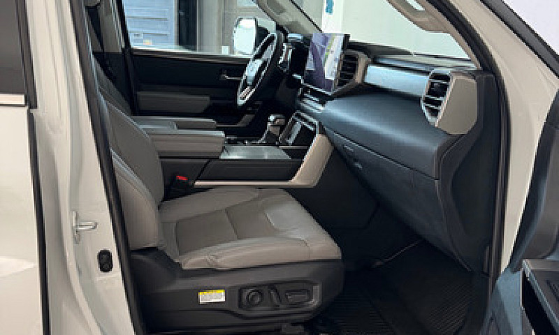 Toyota Sequoia Año 2...