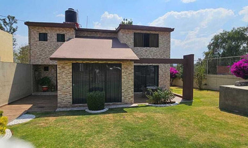 Venta De Casa En Lom...