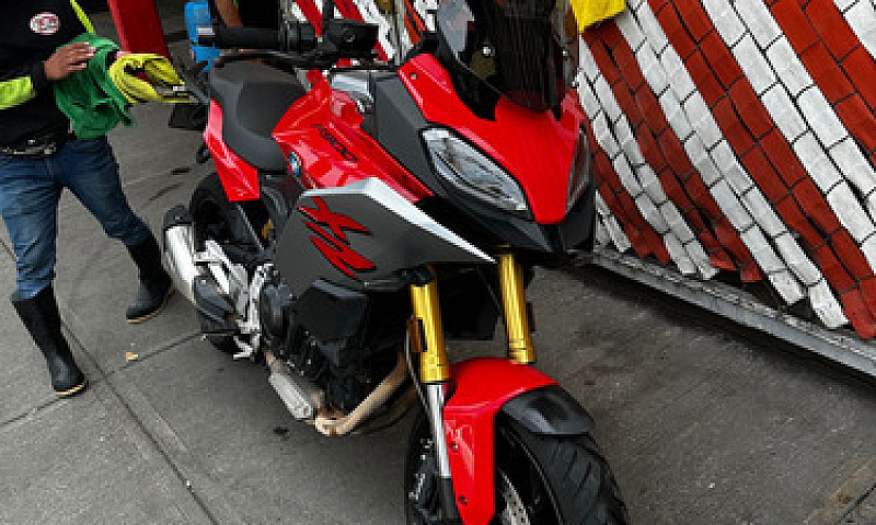 Bmw F 900 Xr Equipad...