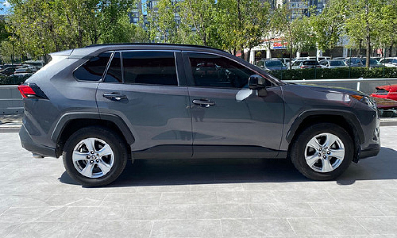 Toyota  Rav4  2021...