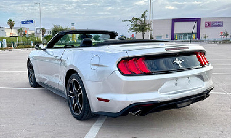 Ford Mustang 2P Coup...