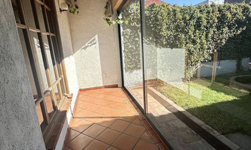 Casa Con Seguridad E...