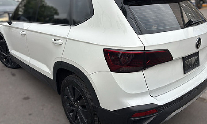 Volkswagen Taos 2022...