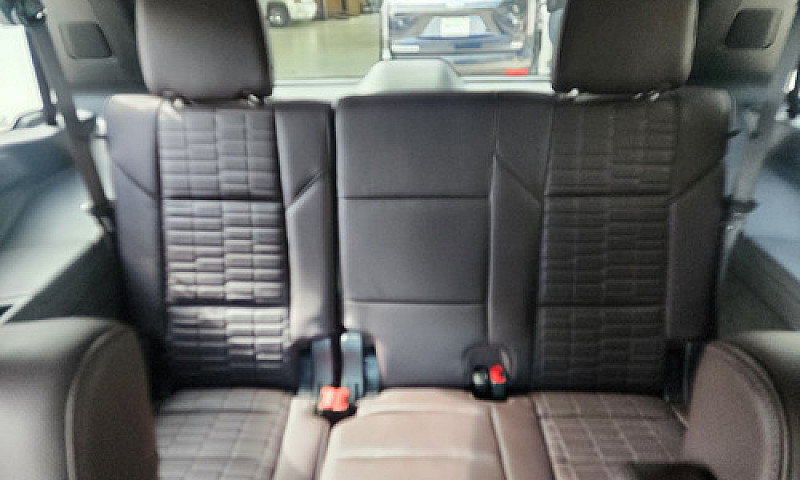 Cadillac Escalade-V ...