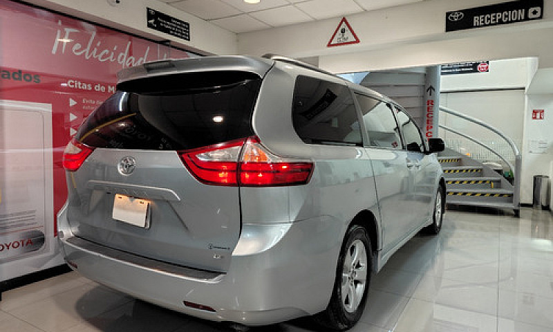 Toyota Sienna 2019...