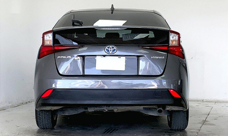 Toyota Prius 2021...