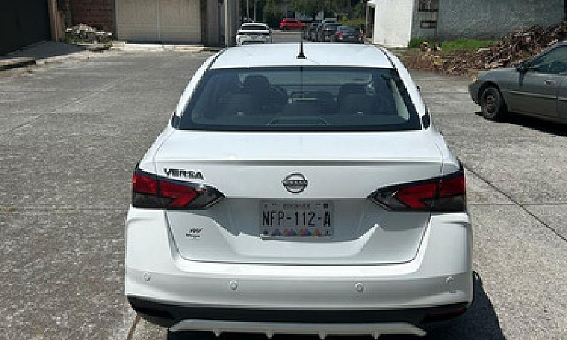 Nissan Versa 1.6 Sen...