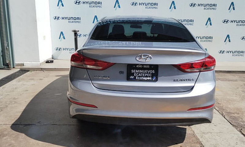 Hyundai Elantra 2017...