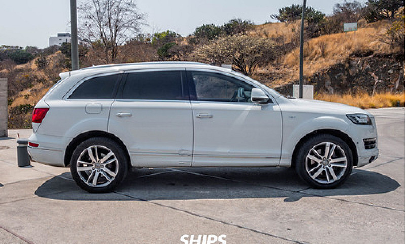 Audi Q7 2015...