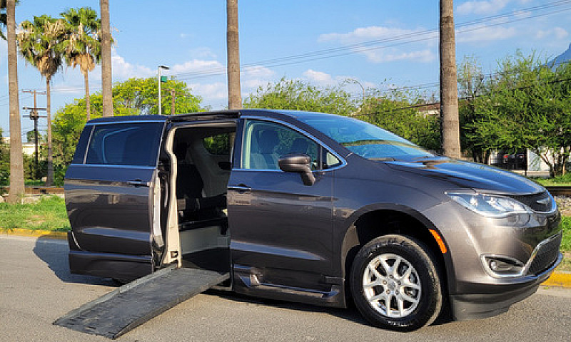 Chrysler Pacifica Br...