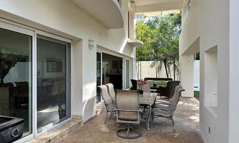 Moderna Residencia C...