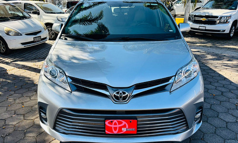 Toyota Sienna 2020...