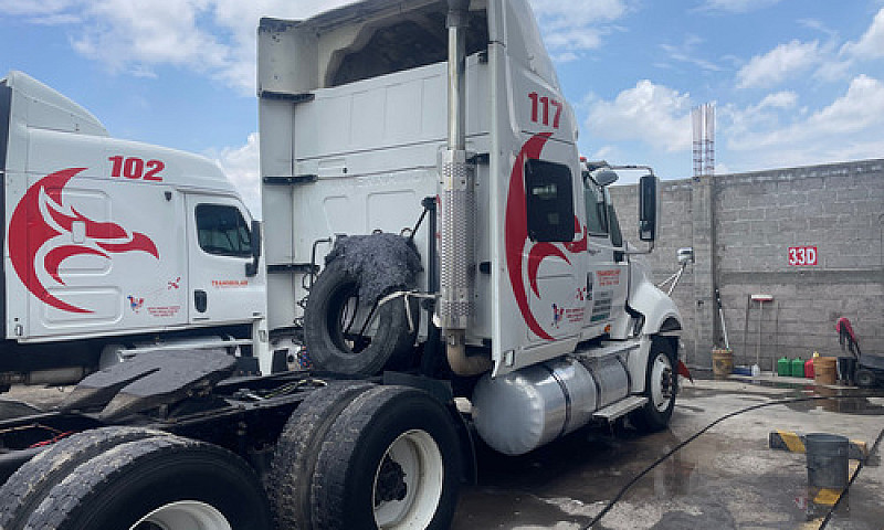 Tractocamion Interna...